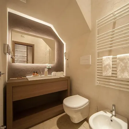 Dimora Corteinfiore 4*