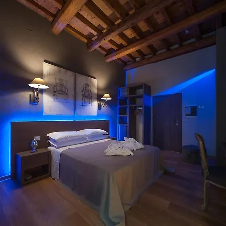 Dimora Corteinfiore 4* تراني