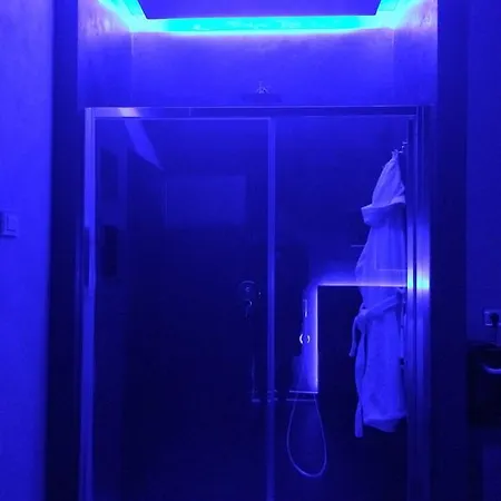 Dimora Corteinfiore بيت ضيافة 4*