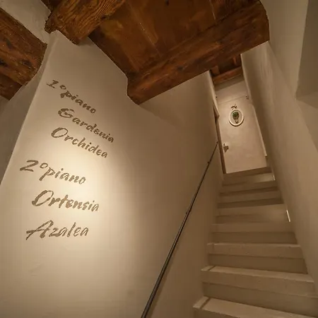 Dimora Corteinfiore 4*